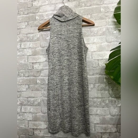 3/$30 _ INFLUENCE | NWT π·οΈ bodycon cowl neck dress mini length Small  / Mediumββ - Picture 2 of 6